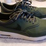 Nike Green Tennis Shoes Photo 0