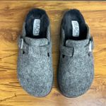 BEACH by Matisse Portland Clogs Mules Size 10 Gray Felt Faux Fur Lined NEW Photo 1