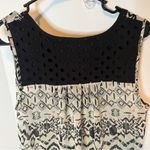 Black Rainn  sleeveless blouse Photo 4