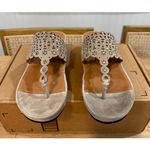L'Amour Des Pieds Chuxley Women's Wedge Flip Flop Taupe Suede Size 9.5 NWOT Brown Photo 3