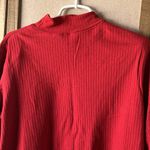 Classic Elements FINAL MARKDOWN  red ribbed top xl Photo 6
