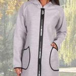 Boutique Millen charm Burgundy" free cut with a zipper with a hood gray size medium Photo 0