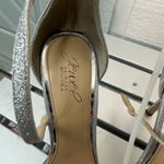 Badgley Mischka Silver Violette Crystal Pointed Stiletto High Heels SZ 1… Photo 7