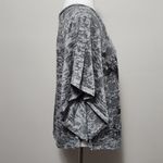 Lucy & Laurel  gray floral studded burnout batwing blouse size large Photo 2