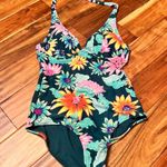 Old Navy Women’s  floral swimsuit. Size xl Photo 0