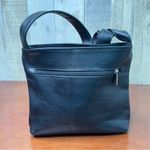 None UNBRANDED BLACK SHOULDER BAG OUTSIDE ZIPPERED POCKET OUTSIDE LATCHED POC… Photo 3