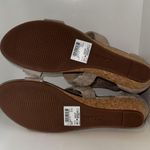 Clarks Abigail Lily T-Strap Cork Wedge Sandals Pewter Leather Women’s 9.5 Photo 10