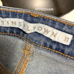 Tinseltown NWT  Hi-Rise Mom Jeans Distressed Size 31/13 Photo 6