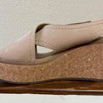 Clarks NWOT Aisley Tulip Womens Wedge Slingback Wedge Sandals Sand Nubuck sz 10 Photo 3