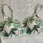 Rhonda Shear sport bra M Green Size M Photo 2