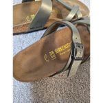 Birkenstock Women's Yara Sandal Metallic Green Strap Narrow Sz 38 L7M5 Vacation Photo 7