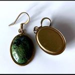 Green speckled faux stone gold tone fish hook earrings Photo 10