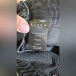 Risen jean relaxed Fit Distressed knee Overall Jeans black size medium Photo 6