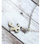 Silver Tone Pendant Necklace Photo 4