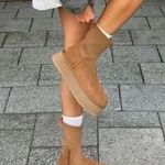 UGG  Chestnut Dipper Boots 9 Photo 0