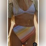 Billabong : Brighter Daze Rise
High Bikini Bottoms Sz L Photo 1