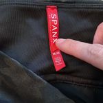 Spanx  Faux Leather Camo Legging Size‎ Medium High Rise Matte Black Photo 3