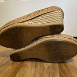 Floral lazer cut vegan leather boho wedges Tan Size 8.5 Photo 5