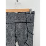 Lululemon  Speed Tight V Leggings Ankle Women 6 Black White Pockets Workout Photo 4