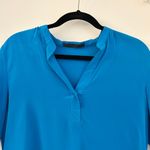 Jenni Kayne  100% Silk Hi-Lo Crossover V-Neck Short Sleeve Top in Blue Size M Photo 1
