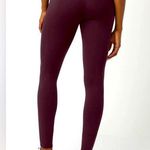 Vuori NWT  Chilled Out Performance Legging in a Cerise Color Size S Photo 0