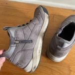 L.L.Bean  Gray Vista Mid Pull On Athletic Shoes Photo 3