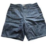 NWOT LL Bean Bermuda style lightweight denim shorts classic fit rinsed 8 Blue Photo 0