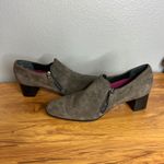 Munro  Annee Suede Heel Pump Size 8.5 N Narrow Taupe Gray Zipper Booties NEW‎ Photo 1