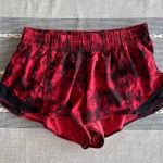 Lululemon Hotty Hot Short II 2.5" Game Day Red Black Size 10 Photo 5