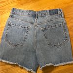 Hollister NWT : Ultra High-Rise Medium Wash 90s Denim Shorts 5" Photo 5