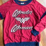 DC Comics Wonder Women Crew Neck Long Sleeve Top Size Medium SKU#B2498 Photo 1