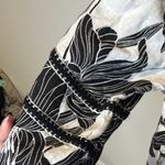 Tahari  Black and White Floral Blouse 100% linen farm rio vibes Photo 2