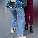 Forever 21 Lightwash distressed jeans Photo 7