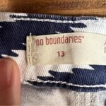 No Boundaries Vintage  Aztec Geometric Cutoff Shorts Blue White Lace Trim Sz 13 Photo 7