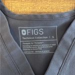 FIGS Technical Collection Scrub Top Gray Size Small Style 1000211 Photo 6