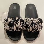 Shade & Shore  Andrea Black and White Floral Women's size 11 Slide Sandals Photo 1