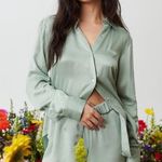 Kith Rosewood Satin Button Up Top Fluorite Green Womens Size M Photo 0
