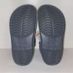 Crocs Unisex crocband II clog in charcoal/light grey size 6 Men’s/ 8 Women’s 🆕 Photo 9