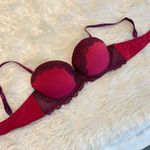 Jezebel  Padded Push Up Underwire Bra with lace trim Size 36C Photo 1