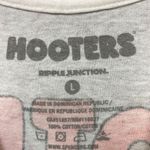 Hooters Restaurant Beach Patrol Poster Tee L Photo 3
