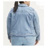 Levi's  Women's Plus Size Original Trucker Denim Jacket Size 4X Lighter Blue New Photo 3