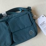 Lululemon Multi-Pocket Crossbody Bag 2.5L - Warp Teal Photo 5