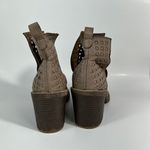 Rampage Brown Tan Perforated Cutout Leather Block Heel Ankle Booties Boots 6.5 Photo 3