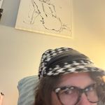 Stylish Black and White Houndstooth Women's Hat Photo 3