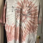 Tilly's  T-Shirt Photo 0