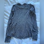 Lululemon Women’s  Gray Long Sleeve activewear shirt with zippered pockets Photo 7