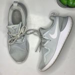 Nike Tessen Women’s Walking Casual Gray White Shoes Sneakers S-140 Size 7.5 Photo 0