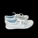 Rocket Dog  light grey fabric low top sneakers w laces women’s size 7.5 Photo 1