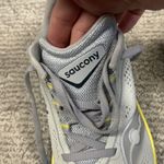Saucony  Kinvara 15 Shoes Womens 6.5 S10967-212 Light Gray Mesh Running Sneakers Photo 7