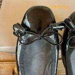 Stuart Weitzman Stuart Weizman black patten leather ballet flats / bows / tassels size 9 Photo 2